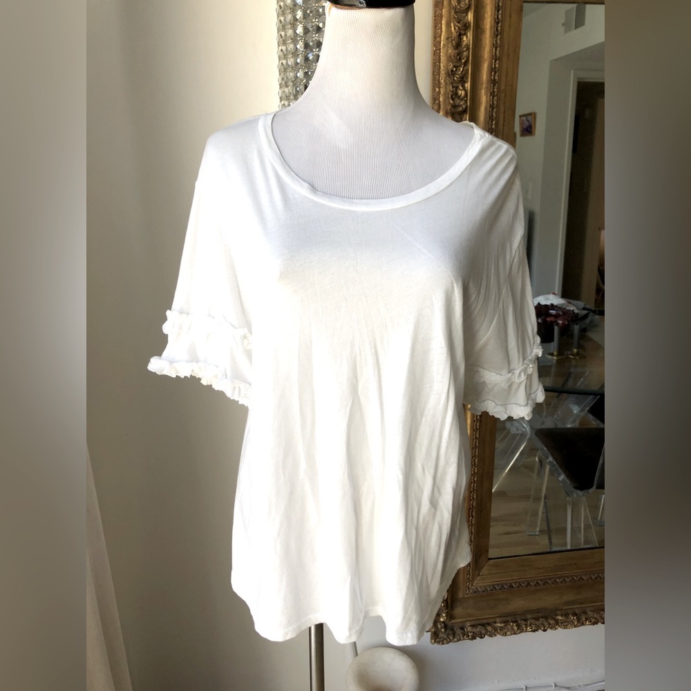 Michelle by comune white tee size large